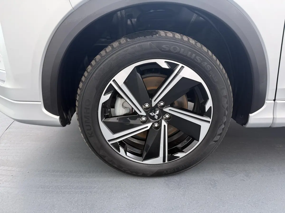 Plus Select Hybrid 4WD | Stuur-, voorruit & Stoelverw. (voor+achter) | Half leder |