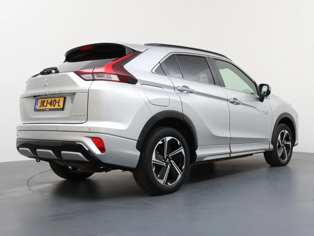 Plus Select Hybrid 4WD | Stuur-, voorruit & Stoelverw. (voor+achter) | Half leder |