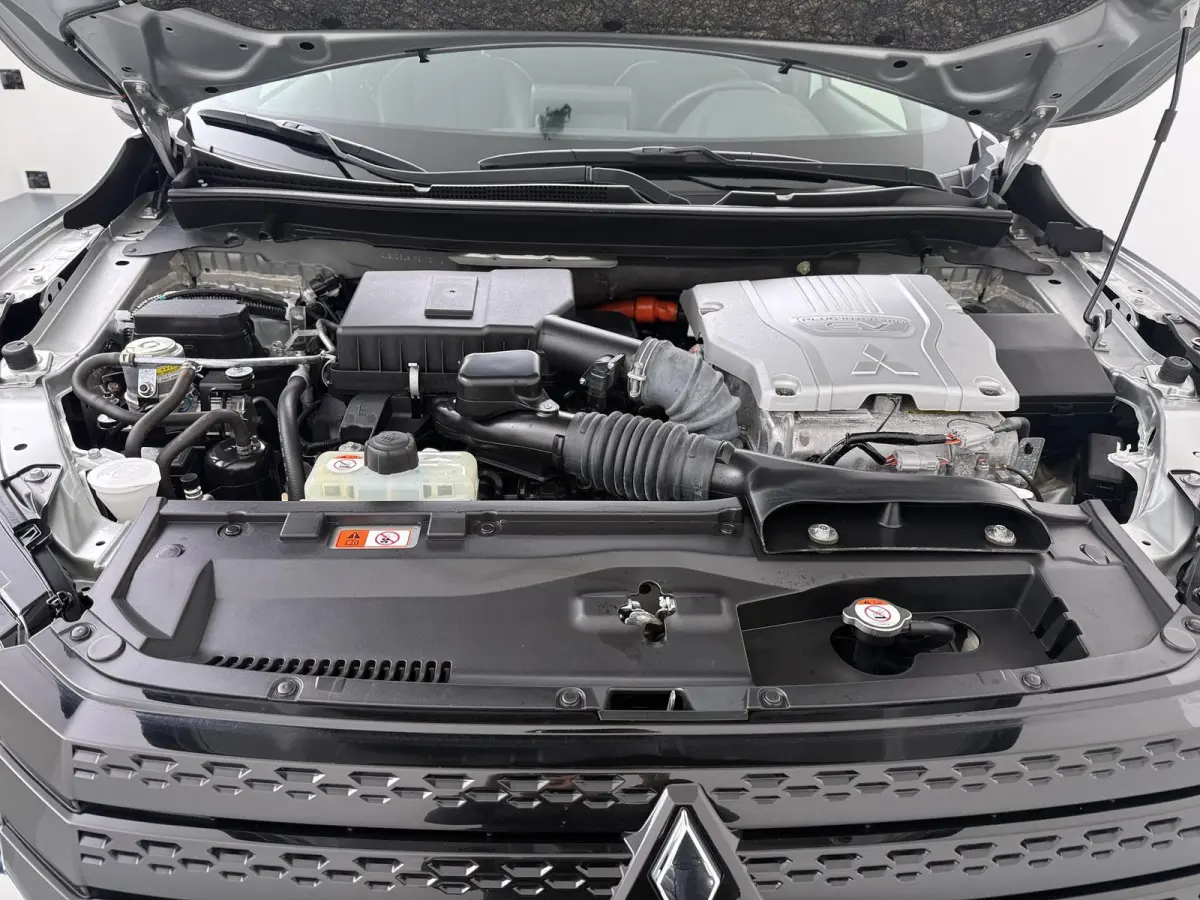 Plus Select Hybrid 4WD | Stuur-, voorruit & Stoelverw. (voor+achter) | Half leder |