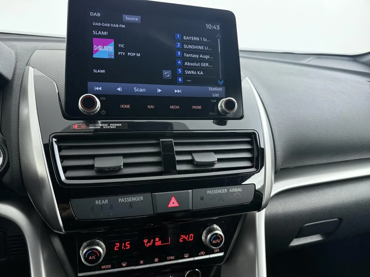 Plus Select Hybrid 4WD | Stuur-, voorruit & Stoelverw. (voor+achter) | Half leder |