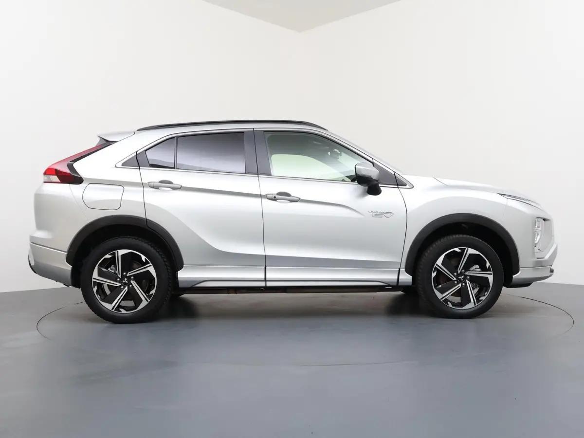 Plus Select Hybrid 4WD | Stuur-, voorruit & Stoelverw. (voor+achter) | Half leder |