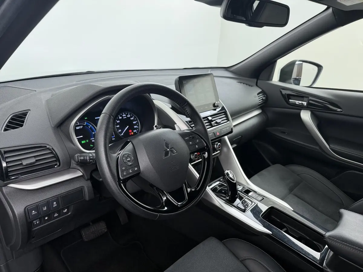 Plus Select Hybrid 4WD | Stuur-, voorruit & Stoelverw. (voor+achter) | Half leder |
