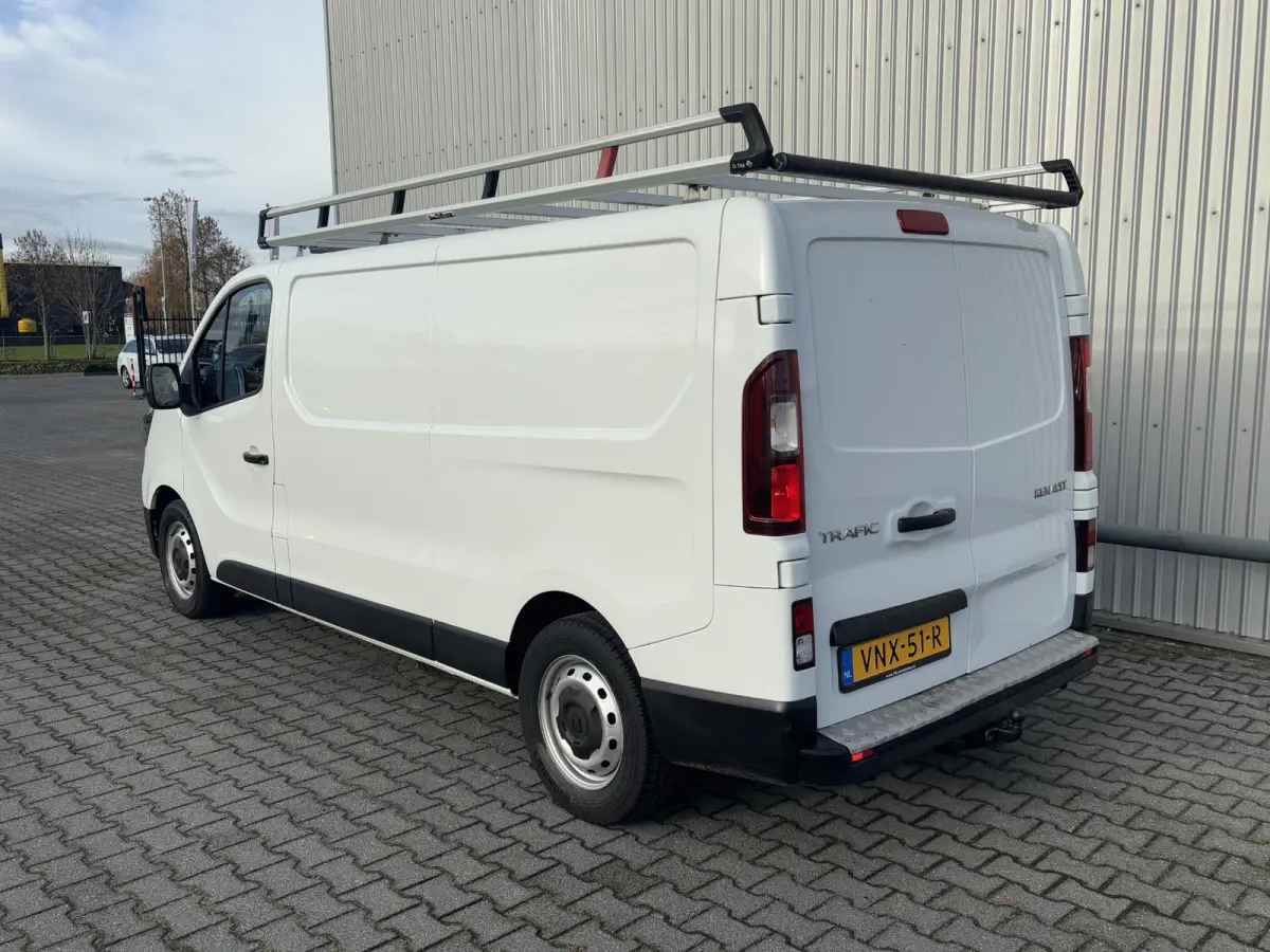 2.0 dCi 110 T30 L2H1*A/C*CRUISE*NAV*HAAK*3PERS*TEL
