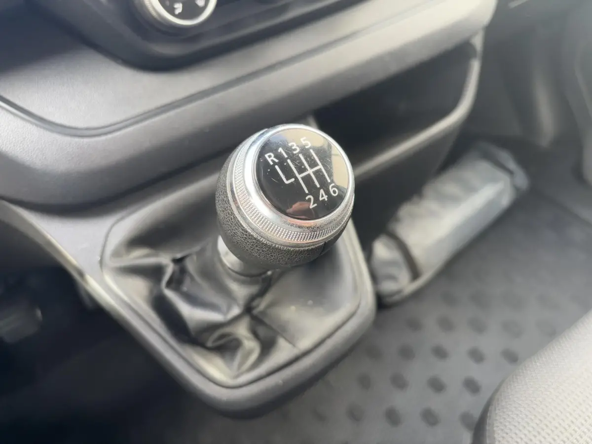 2.0 dCi 110 T30 L2H1*A/C*CRUISE*NAV*HAAK*3PERS*TEL