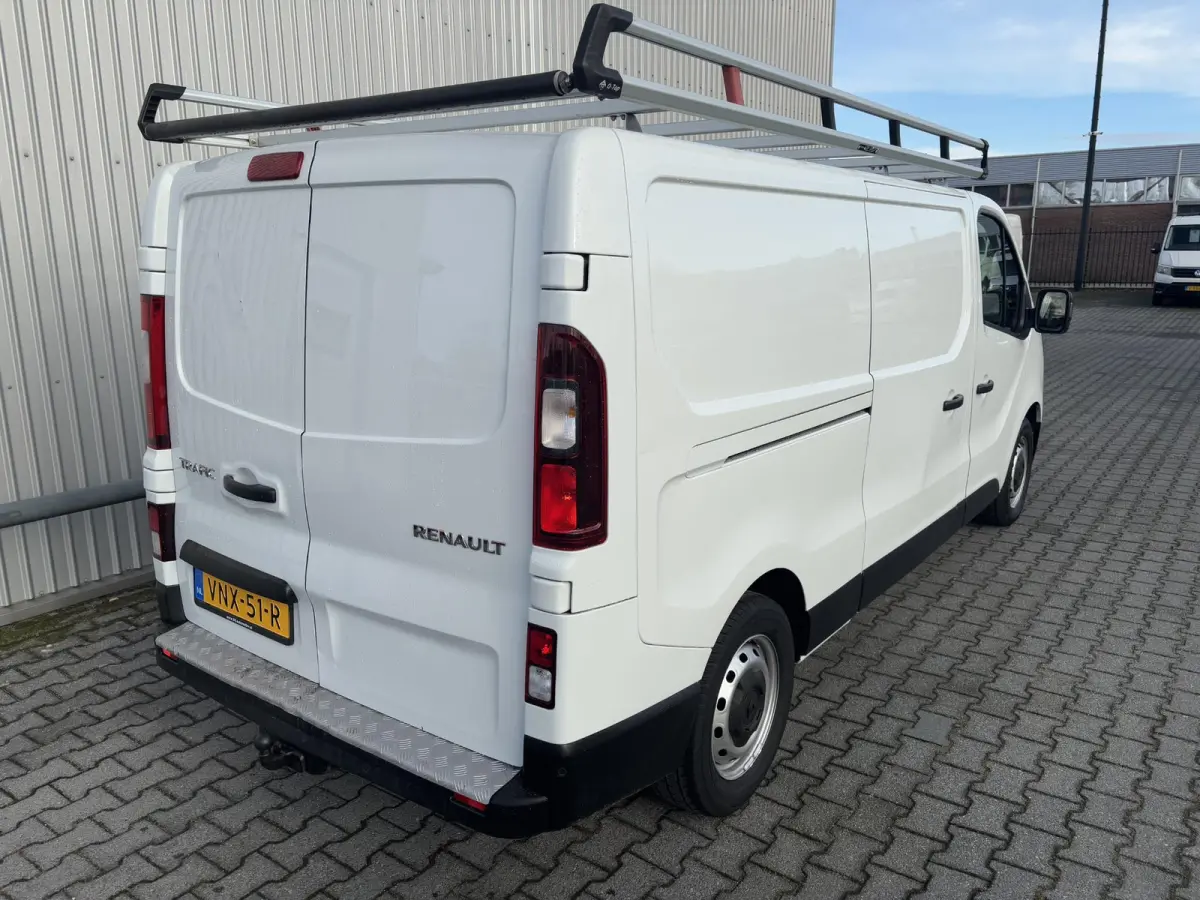 2.0 dCi 110 T30 L2H1*A/C*CRUISE*NAV*HAAK*3PERS*TEL