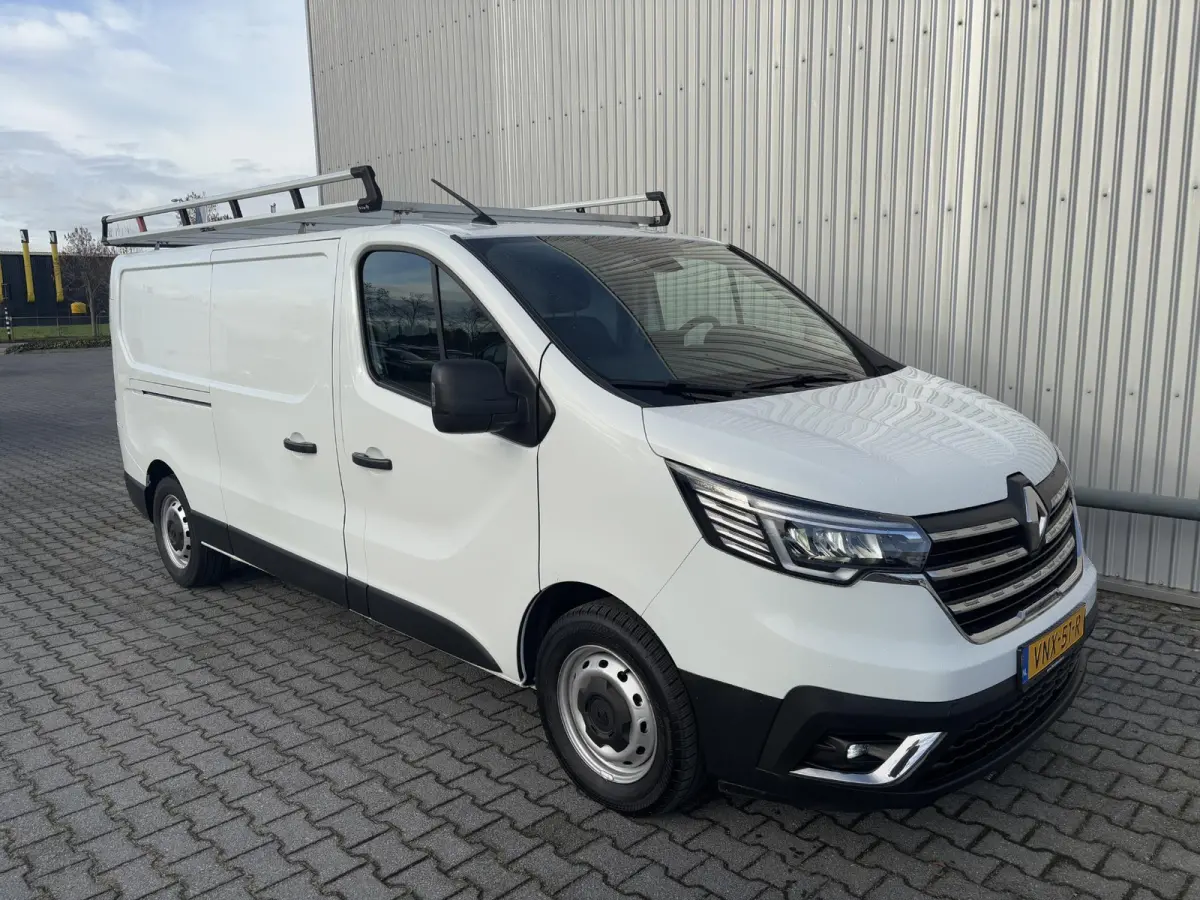 2.0 dCi 110 T30 L2H1*A/C*CRUISE*NAV*HAAK*3PERS*TEL