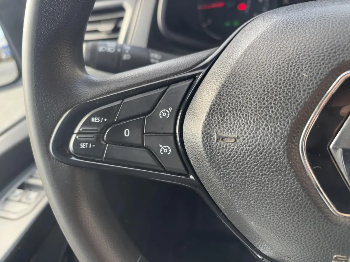 2.0 dCi 110 T30 L2H1*A/C*CRUISE*NAV*HAAK*3PERS*TEL