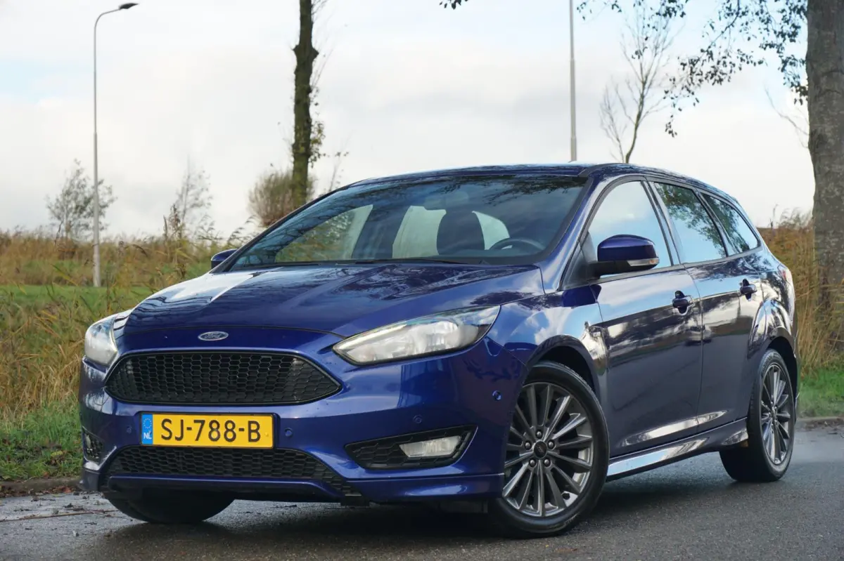 1.0 Ecoboost 125pk ST-Line - Deep Impact Blue - Carplay/360 camera/Nav