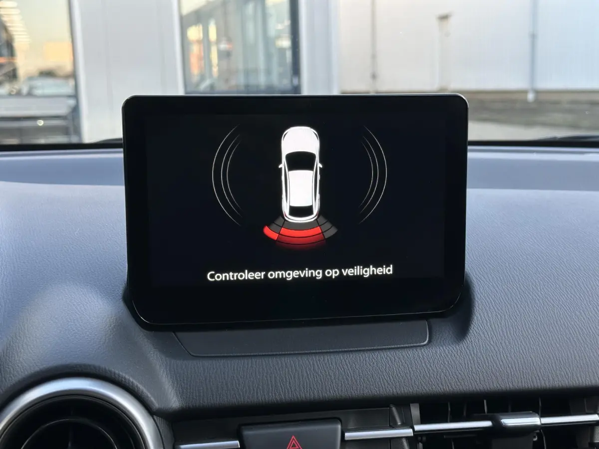 1.5 Skyactiv-G Luxury | Apple Carplay/PDC/Navi/LED koplamp/Climate Control