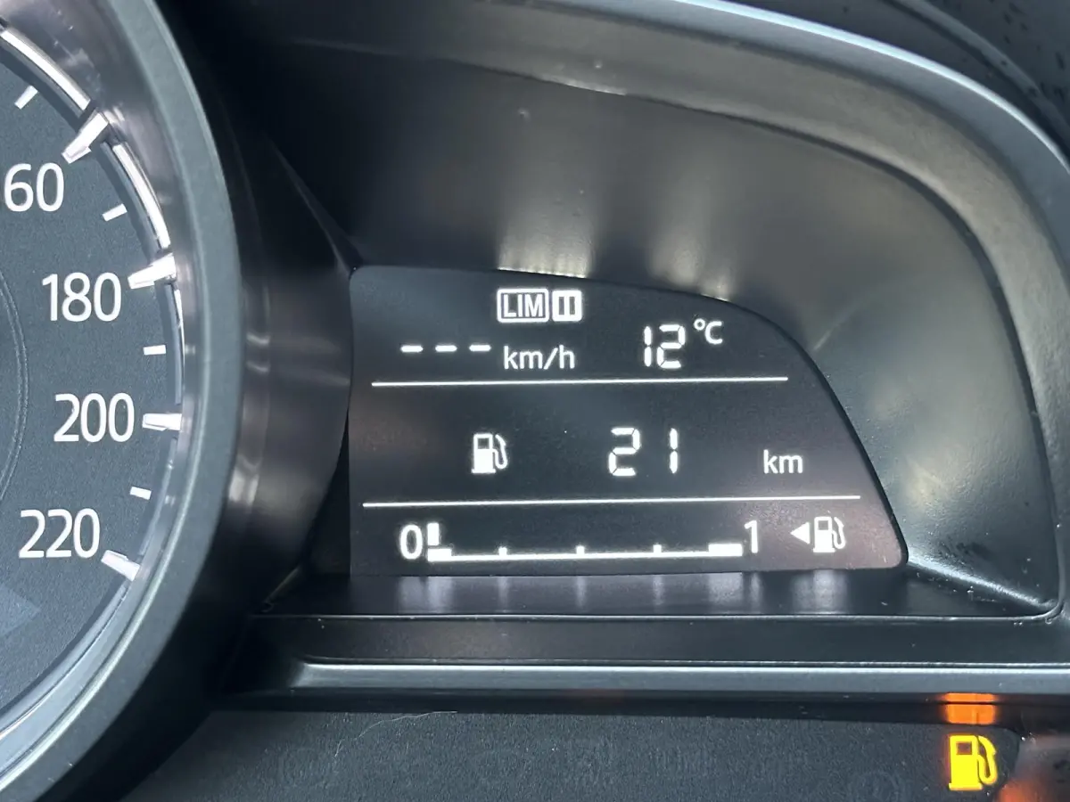 1.5 Skyactiv-G Luxury | Apple Carplay/PDC/Navi/LED koplamp/Climate Control