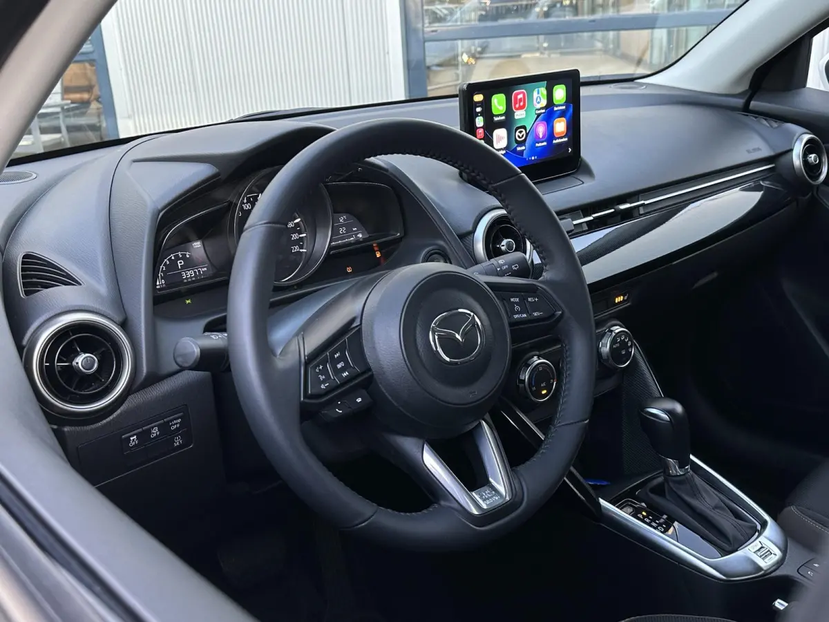 1.5 Skyactiv-G Luxury | Apple Carplay/PDC/Navi/LED koplamp/Climate Control
