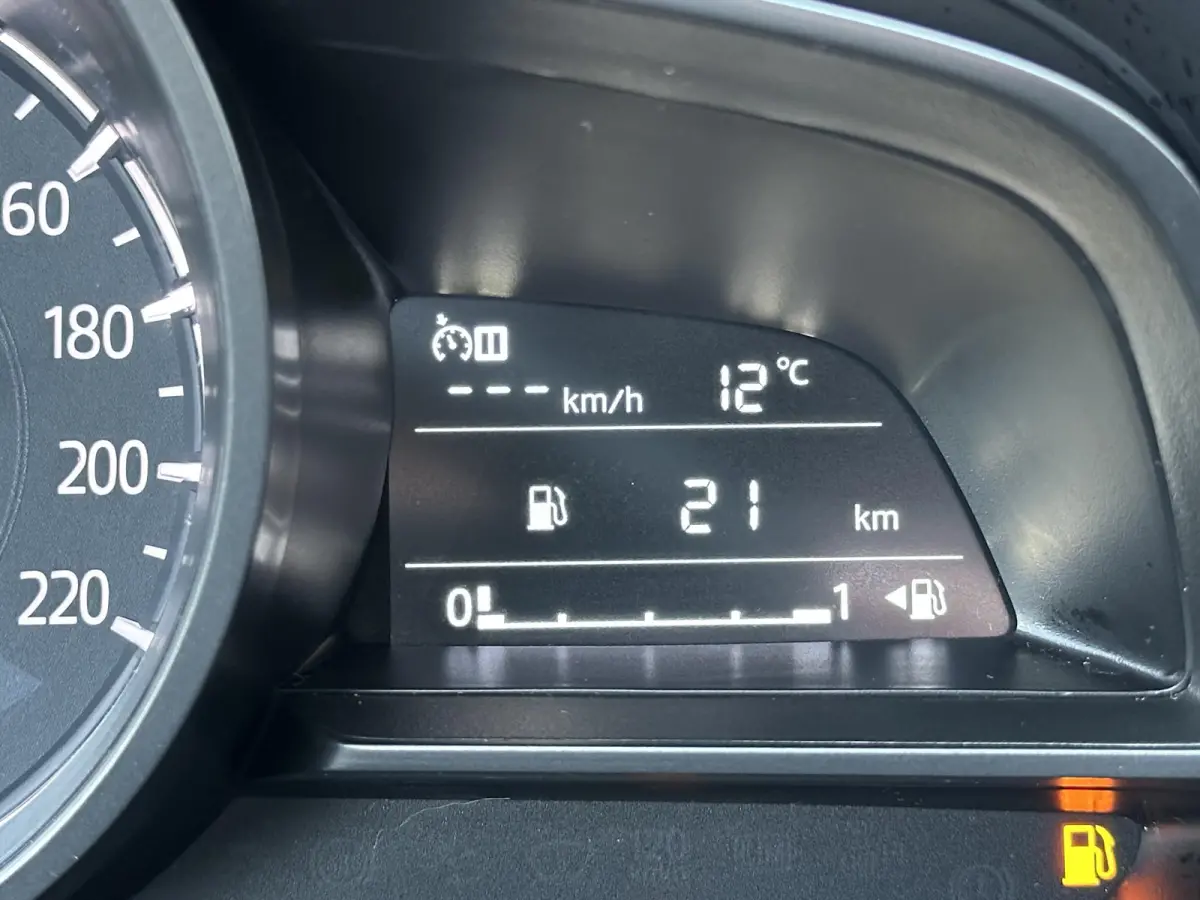 1.5 Skyactiv-G Luxury | Apple Carplay/PDC/Navi/LED koplamp/Climate Control