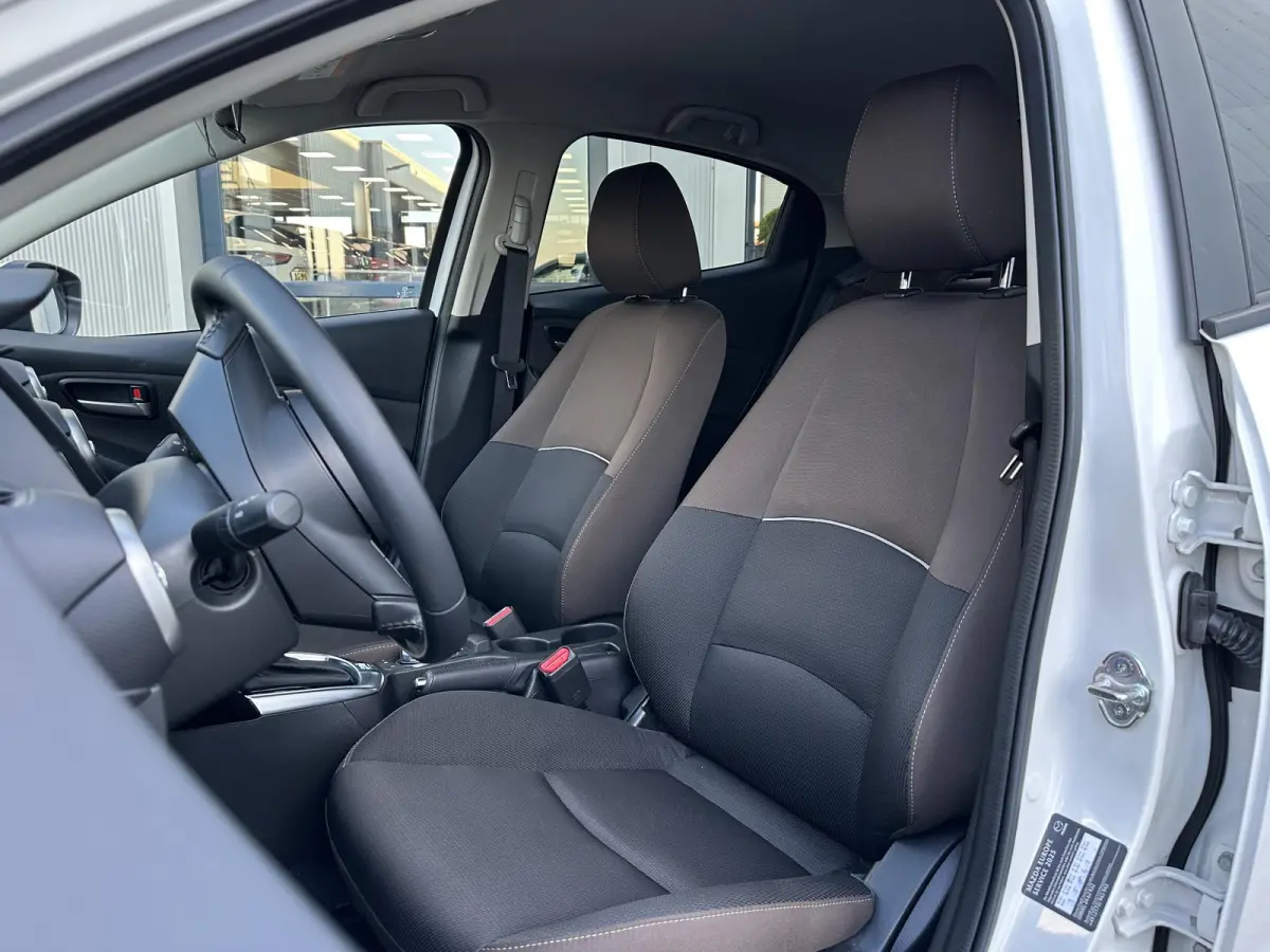 1.5 Skyactiv-G Luxury | Apple Carplay/PDC/Navi/LED koplamp/Climate Control