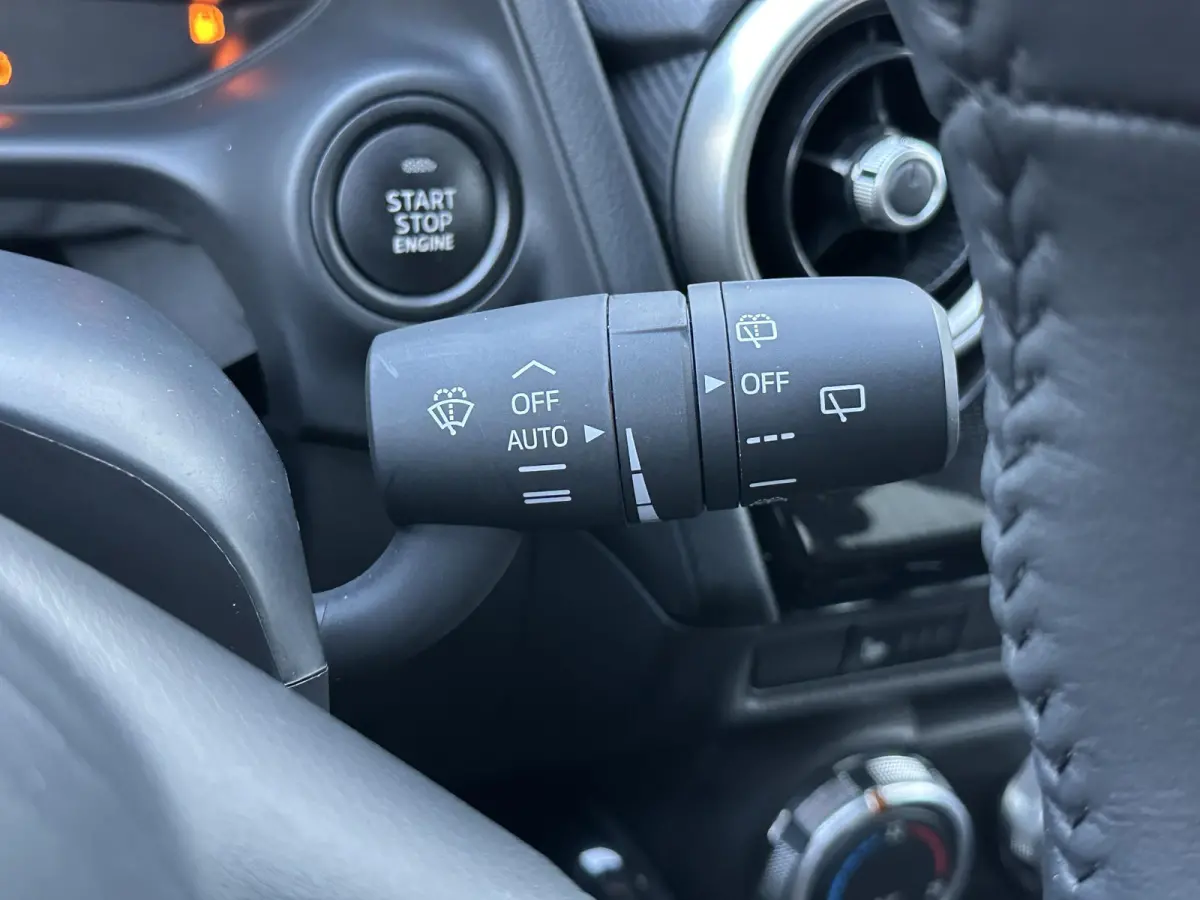 1.5 Skyactiv-G Luxury | Apple Carplay/PDC/Navi/LED koplamp/Climate Control