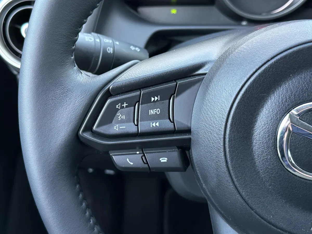 1.5 Skyactiv-G Luxury | Apple Carplay/PDC/Navi/LED koplamp/Climate Control