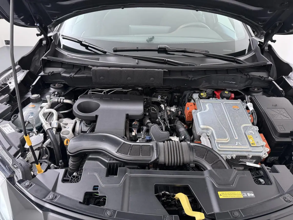 1.6 Hybrid N-Connecta | Parkeercamera | Navigatie |