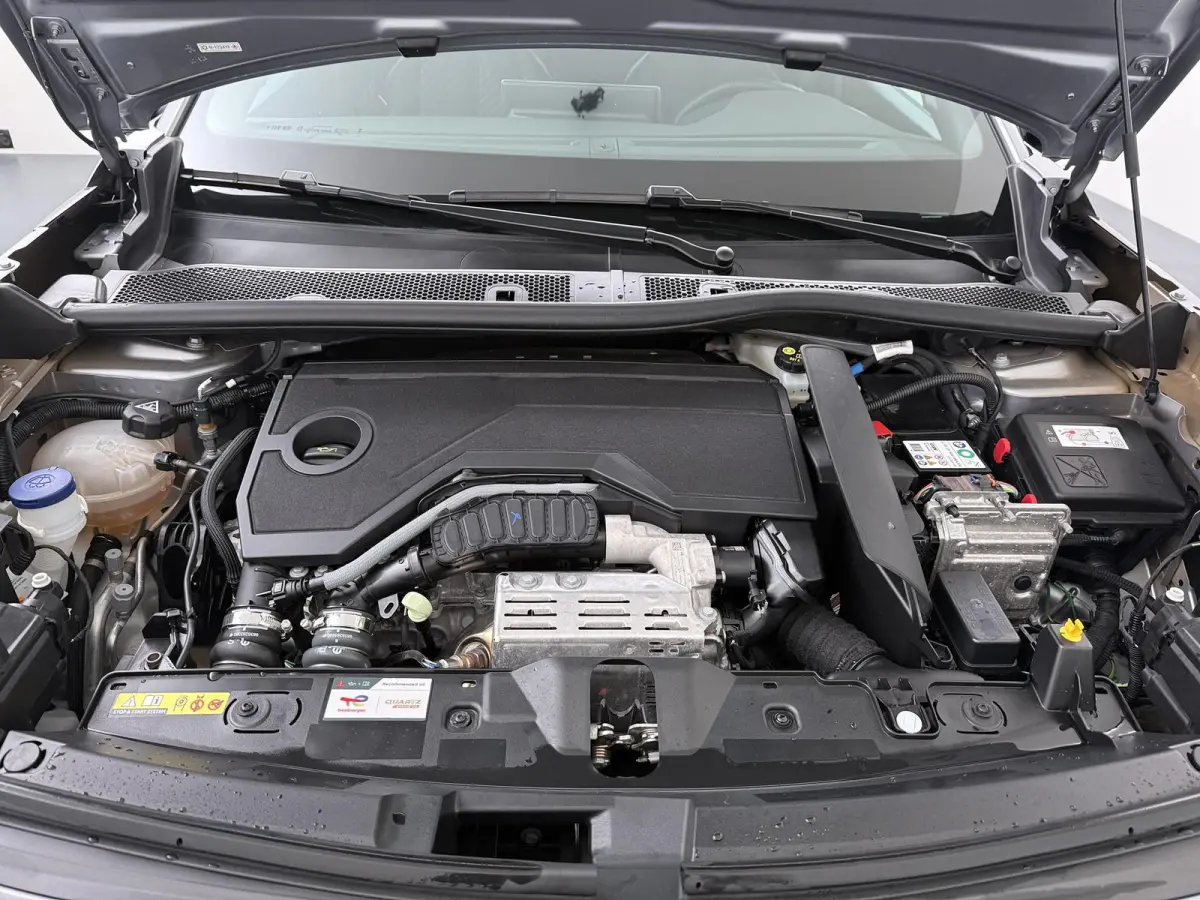 1.2 Hybrid 136 Allure | Automaat | Camera | Apple CarPlay | Navi |