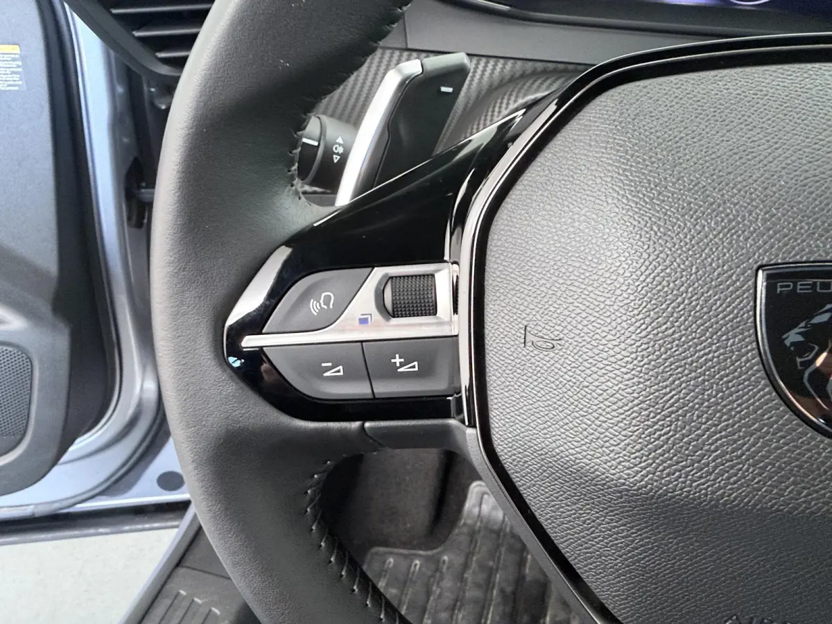 1.2 Hybrid 136 Allure | Automaat | Camera | Apple CarPlay | Navi |