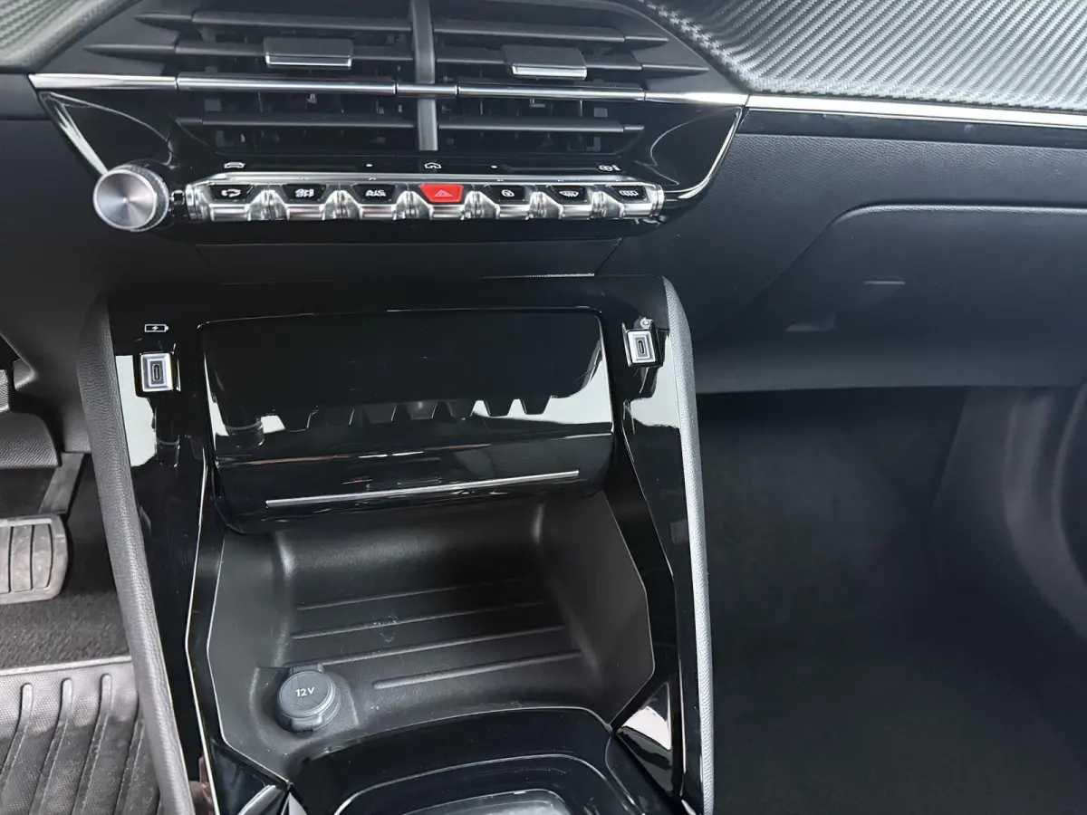 1.2 Hybrid 136 Allure | Automaat | Camera | Apple CarPlay | Navi |
