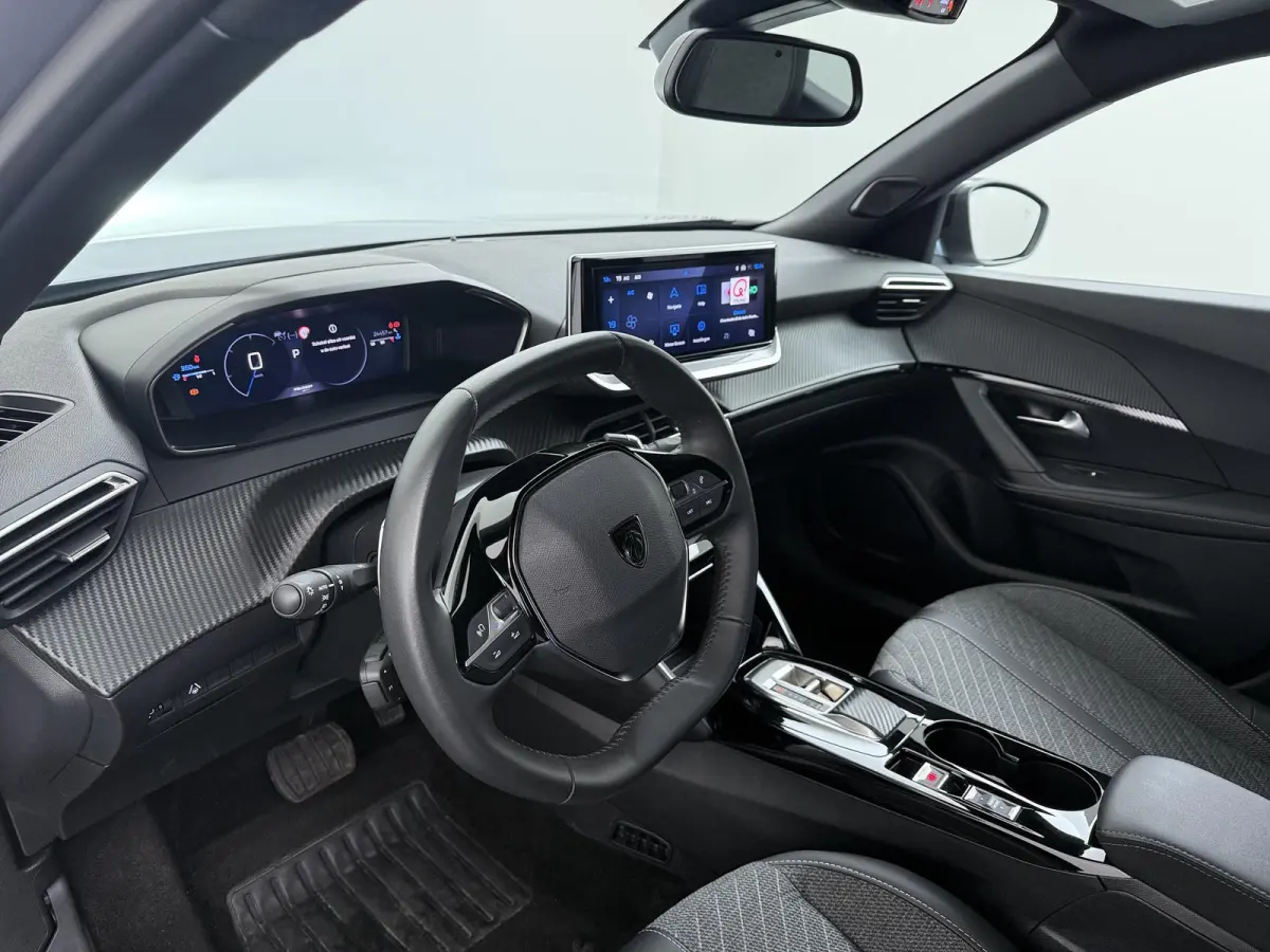 1.2 Hybrid 136 Allure | Automaat | Camera | Apple CarPlay | Navi |