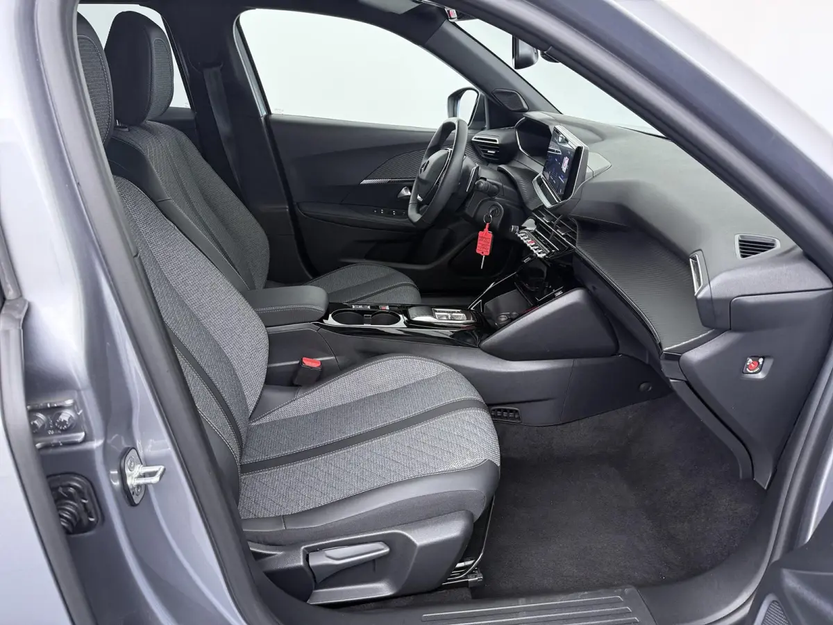 1.2 Hybrid 136 Allure | Automaat | Camera | Apple CarPlay | Navi |