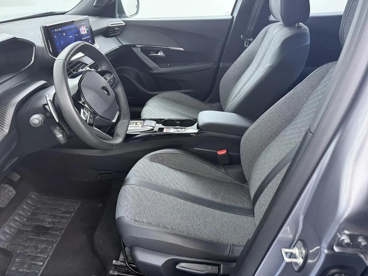 1.2 Hybrid 136 Allure | Automaat | Camera | Apple CarPlay | Navi |