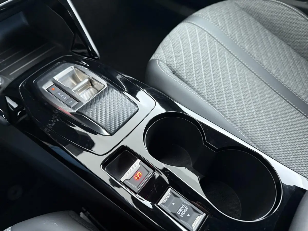 1.2 Hybrid 136 Allure | Automaat | Camera | Apple CarPlay | Navi |