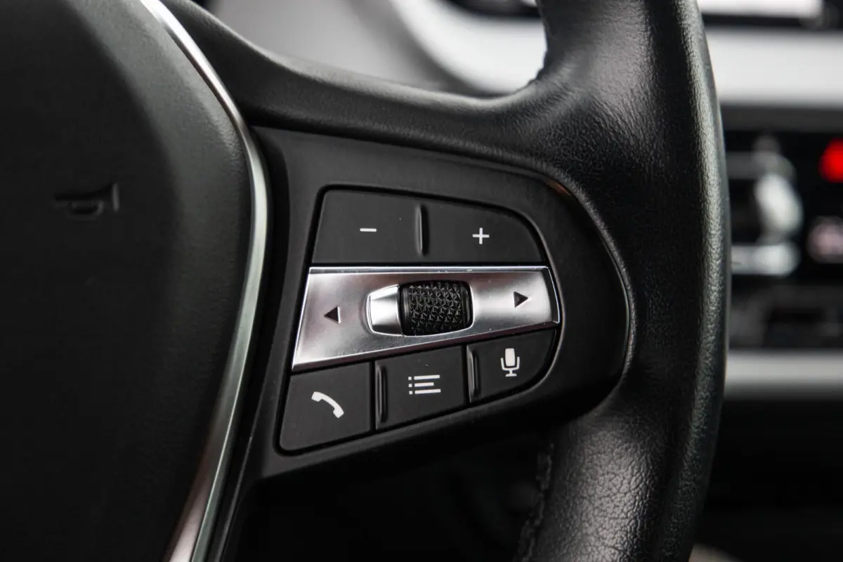 218i Introduction Edition NAVI / CARPLAY / LED / AUTOMAAT / N.A.P