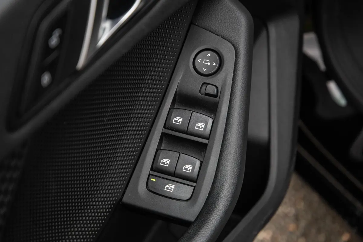 218i Introduction Edition NAVI / CARPLAY / LED / AUTOMAAT / N.A.P