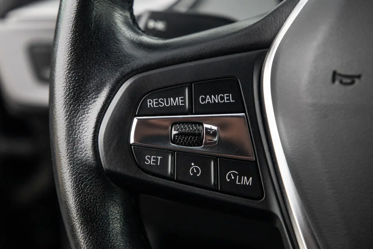 218i Introduction Edition NAVI / CARPLAY / LED / AUTOMAAT / N.A.P