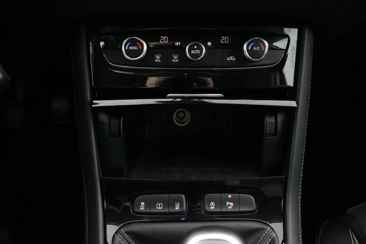1.2 Turbo Business*ACC*CRUISE*NAVI*HAAK*CARPLAY*