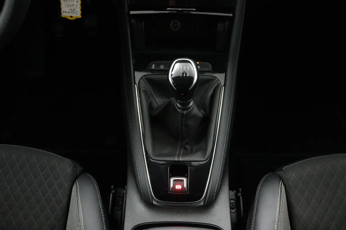 1.2 Turbo Business*ACC*CRUISE*NAVI*HAAK*CARPLAY*