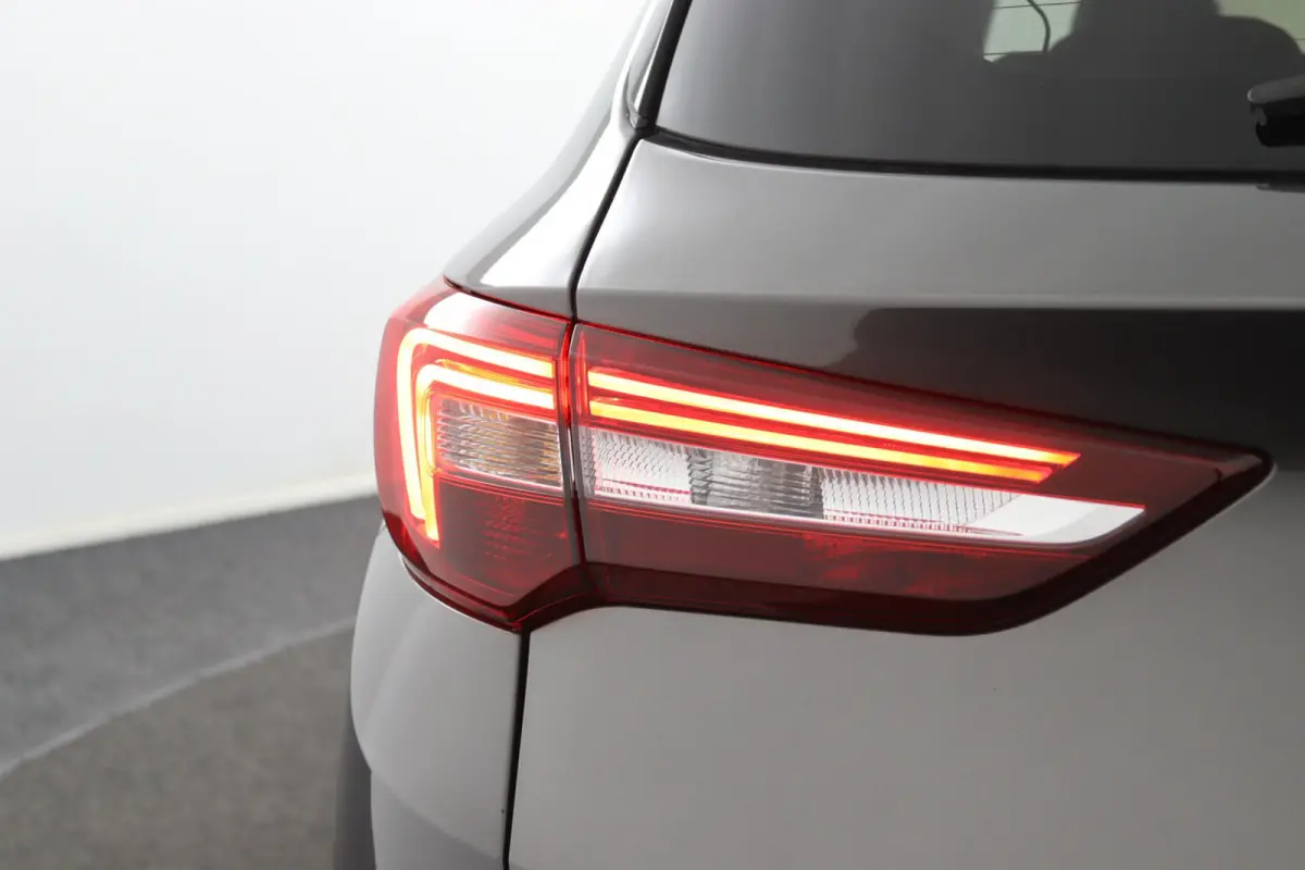 1.2 Turbo Business*ACC*CRUISE*NAVI*HAAK*CARPLAY*