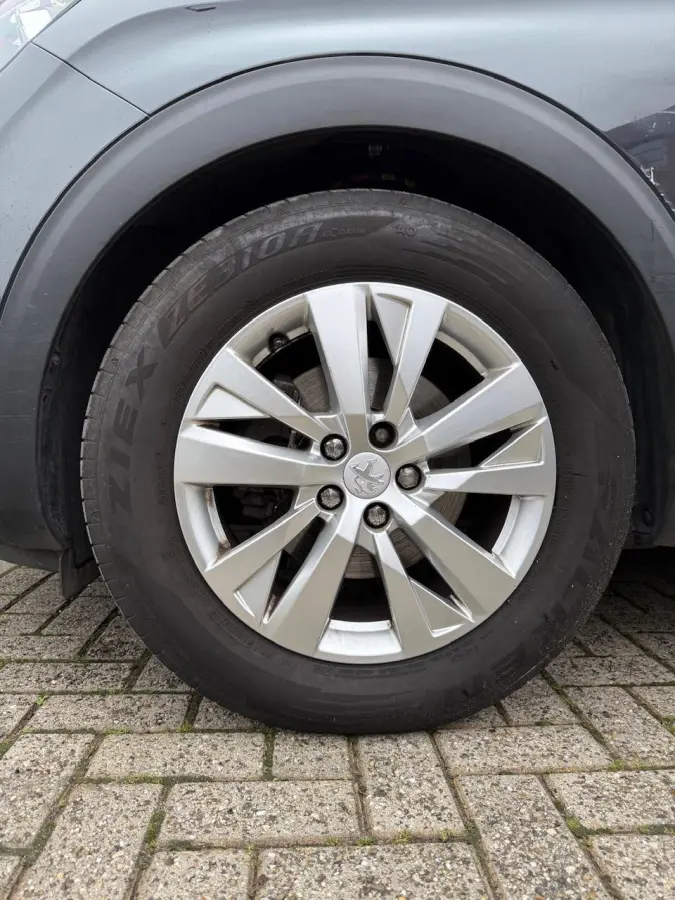 1.2 Benzine | 5 zitplaatsen | Hoge instap