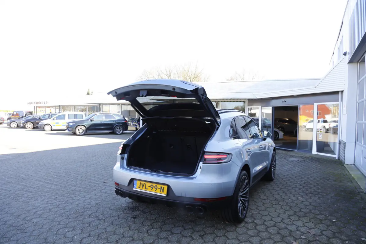 3.0S 4WD 354PK*Perfect Porsche Onderh.*Pano/PASM Luchtvering/Sportuitlaat/Pano/Bose/Sport Chrono/Sportstuur/Stoelverw.V+A/Stuurverw./Stoelkoeling/Camera/Memorie/Dodehoek/Elek. Klep/21 inch L