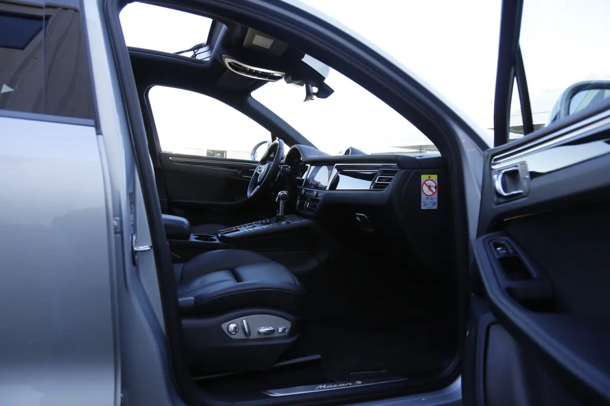 3.0S 4WD 354PK*Perfect Porsche Onderh.*Pano/PASM Luchtvering/Sportuitlaat/Pano/Bose/Sport Chrono/Sportstuur/Stoelverw.V+A/Stuurverw./Stoelkoeling/Camera/Memorie/Dodehoek/Elek. Klep/21 inch L