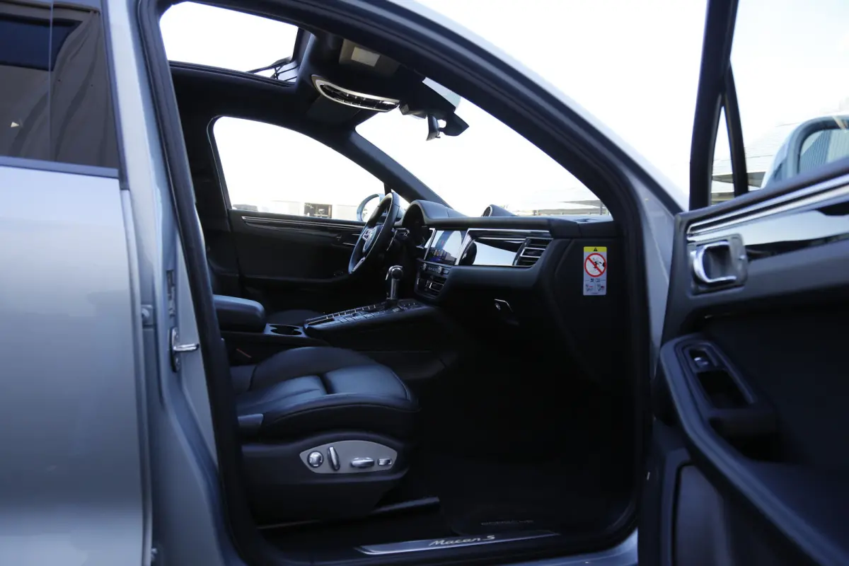 3.0S 4WD 354PK*Perfect Porsche Onderh.*Pano/PASM Luchtvering/Sportuitlaat/Pano/Bose/Sport Chrono/Sportstuur/Stoelverw.V+A/Stuurverw./Stoelkoeling/Camera/Memorie/Dodehoek/Elek. Klep/21 inch L