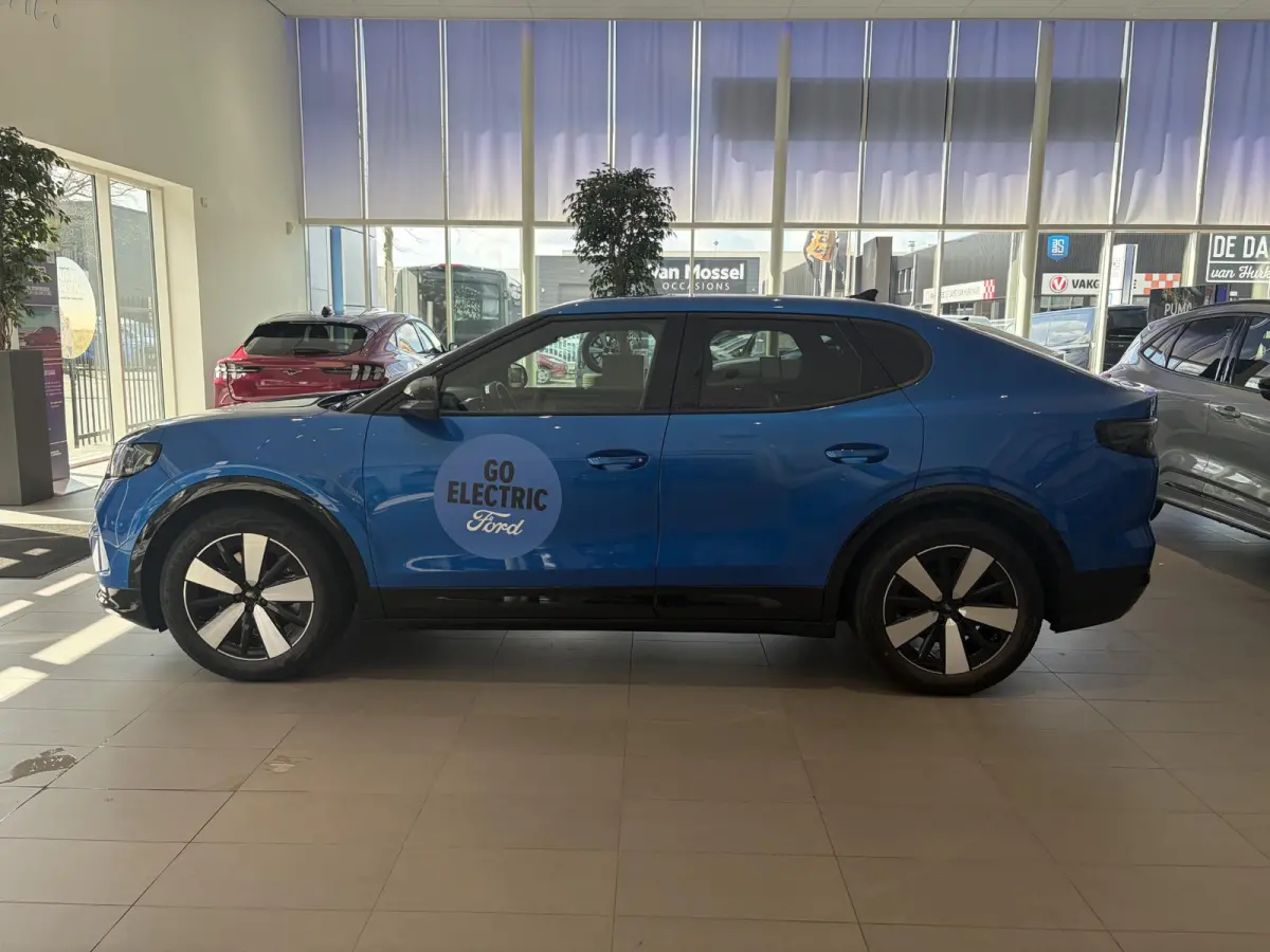 Select Extended Range RWD 77 kWh | STOEL EN STUUR VERWARMING | ELEKTRISCH WEGKLAPBARE TREKHAAK | ENERGIEZUINIG WARMTEPOMPSYSTEEM | 18-WEG VERSTELBARE VOORSTOELEN MÉT MASSAGEFUNCTIE |