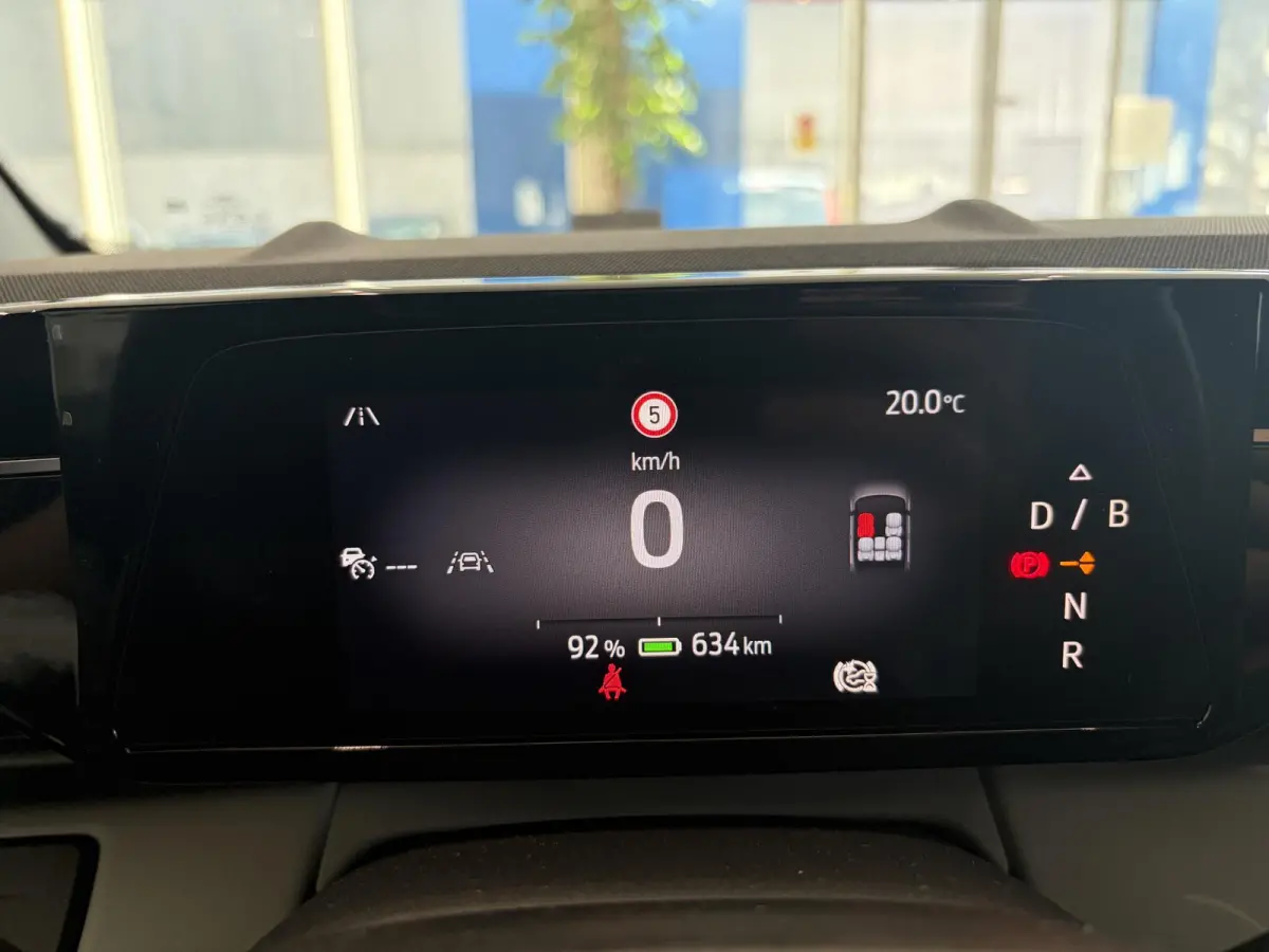 Select Extended Range RWD 77 kWh | STOEL EN STUUR VERWARMING | ELEKTRISCH WEGKLAPBARE TREKHAAK | ENERGIEZUINIG WARMTEPOMPSYSTEEM | 18-WEG VERSTELBARE VOORSTOELEN MÉT MASSAGEFUNCTIE |