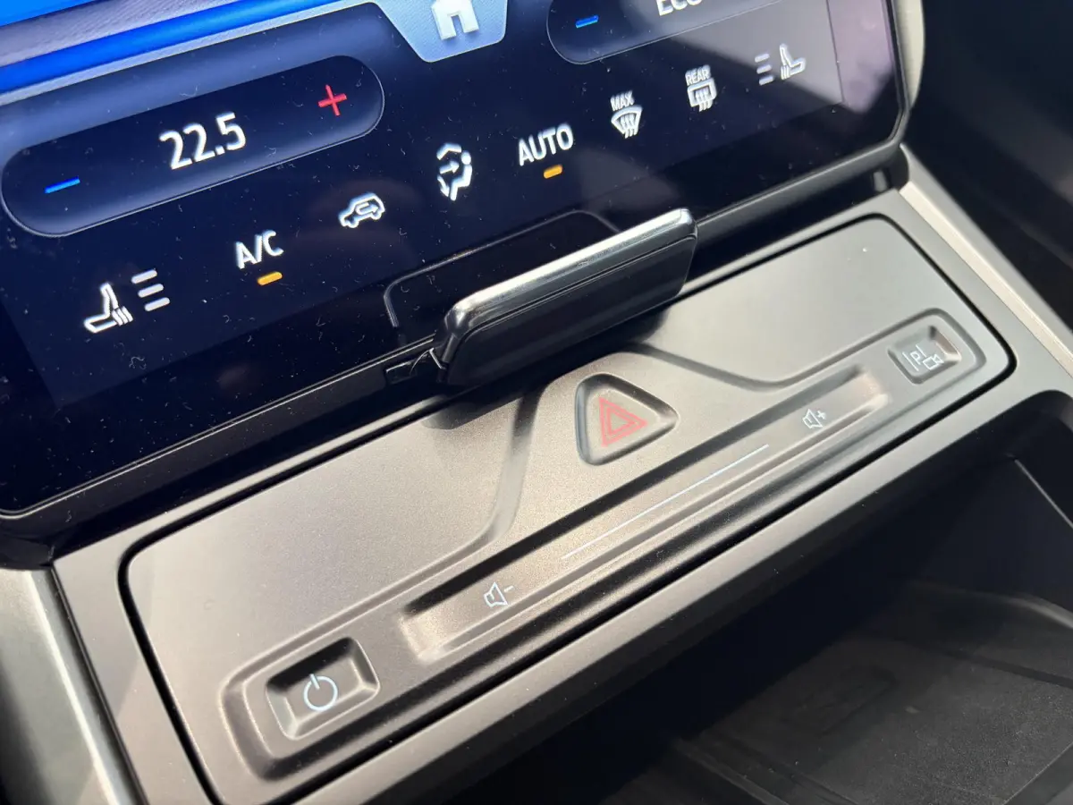 Select Extended Range RWD 77 kWh | STOEL EN STUUR VERWARMING | ELEKTRISCH WEGKLAPBARE TREKHAAK | ENERGIEZUINIG WARMTEPOMPSYSTEEM | 18-WEG VERSTELBARE VOORSTOELEN MÉT MASSAGEFUNCTIE |