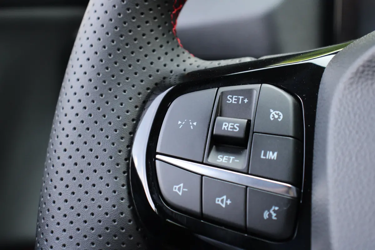 1.0EB ST-LINE AUTOMAAT | NL-AUTO! | WINTERPACK | COMFORTPACK | DEMO DEAL! | DRAADLOOS APPLE CARPLAY & ANDROID AUTO | NAVI | CLIMA | CRUISE | PARK SENS | PERFECTE STAAT!