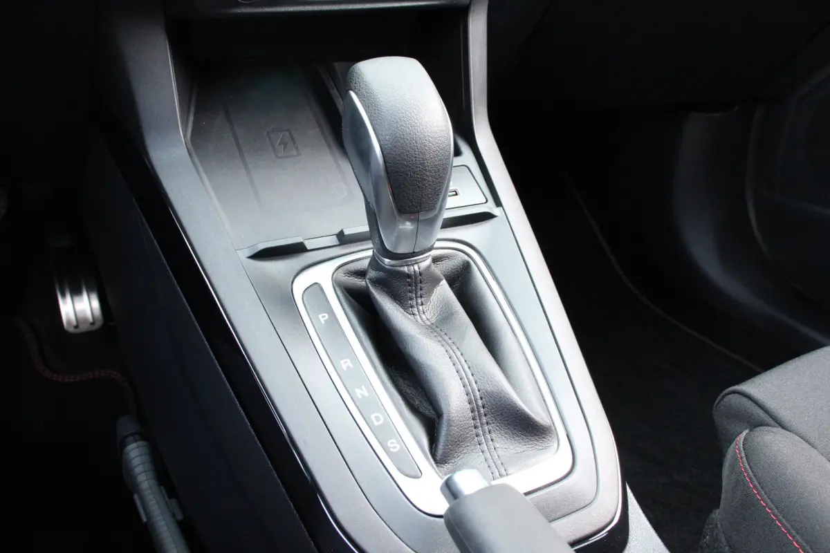 1.0EB ST-LINE AUTOMAAT | NL-AUTO! | WINTERPACK | COMFORTPACK | DEMO DEAL! | DRAADLOOS APPLE CARPLAY & ANDROID AUTO | NAVI | CLIMA | CRUISE | PARK SENS | PERFECTE STAAT!