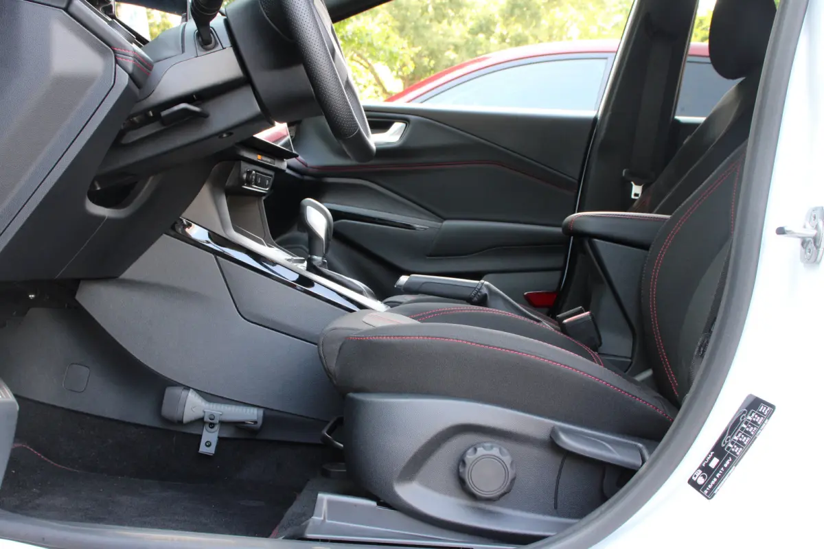 1.0EB ST-LINE AUTOMAAT | NL-AUTO! | WINTERPACK | COMFORTPACK | DEMO DEAL! | DRAADLOOS APPLE CARPLAY & ANDROID AUTO | NAVI | CLIMA | CRUISE | PARK SENS | PERFECTE STAAT!