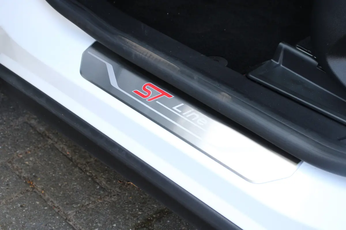 1.0EB ST-LINE AUTOMAAT | NL-AUTO! | WINTERPACK | COMFORTPACK | DEMO DEAL! | DRAADLOOS APPLE CARPLAY & ANDROID AUTO | NAVI | CLIMA | CRUISE | PARK SENS | PERFECTE STAAT!
