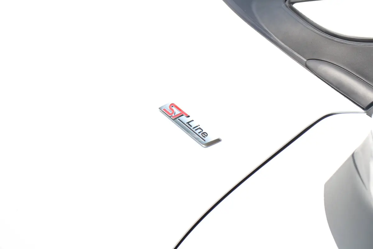 1.0EB ST-LINE AUTOMAAT | NL-AUTO! | WINTERPACK | COMFORTPACK | DEMO DEAL! | DRAADLOOS APPLE CARPLAY & ANDROID AUTO | NAVI | CLIMA | CRUISE | PARK SENS | PERFECTE STAAT!