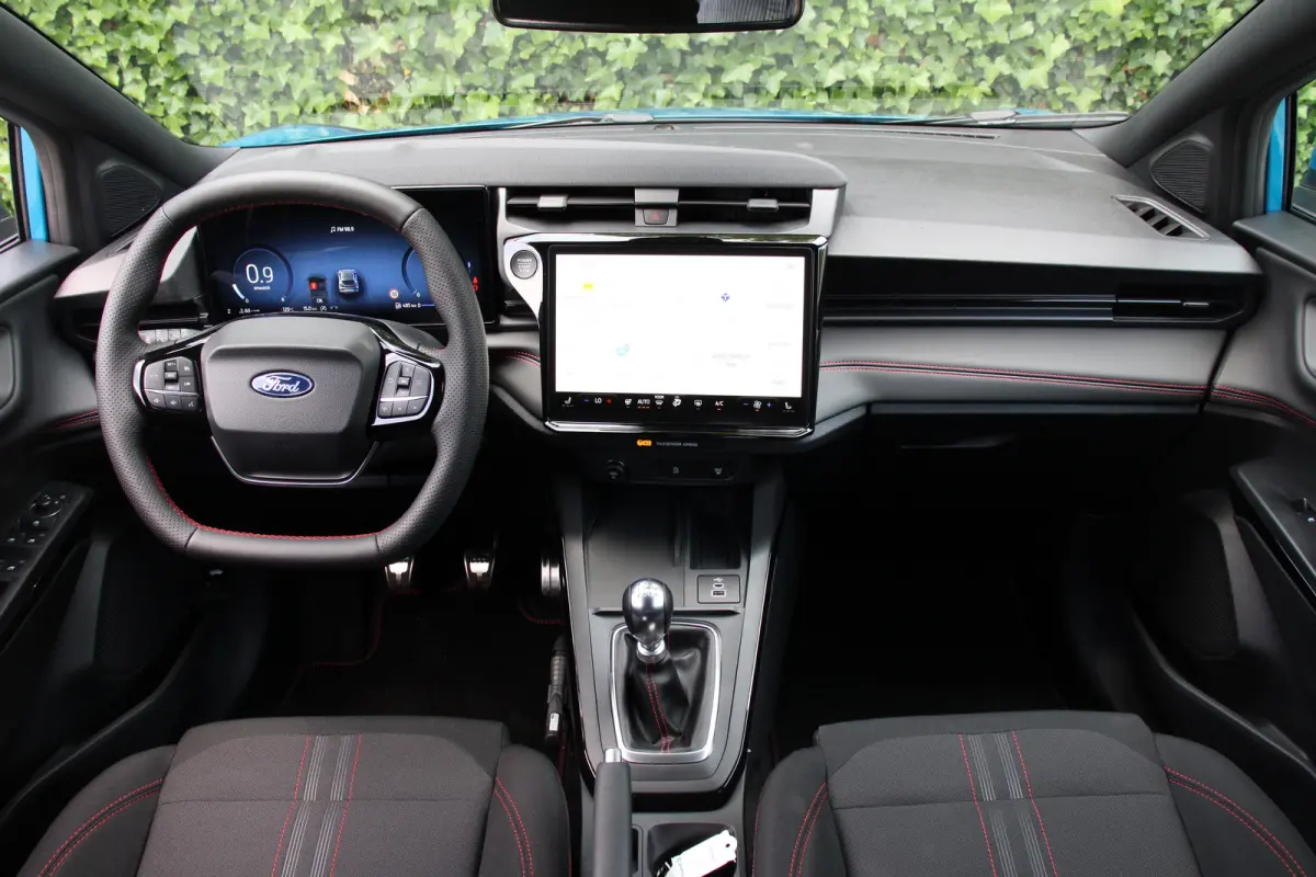 1.0EB ST-LINE | NL-AUTO! | WINTERPACK | DEMO DEAL! | DRAADLOOS APPLE CARPLAY & ANDROID AUTO | CAMERA | PARKEERSENSOREN | PERFECTE STAAT!|