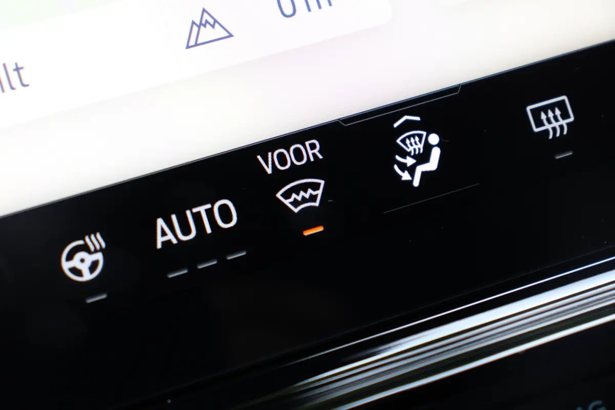 1.0EB ST-LINE | NL-AUTO! | WINTERPACK | DEMO DEAL! | DRAADLOOS APPLE CARPLAY & ANDROID AUTO | CAMERA | PARKEERSENSOREN | PERFECTE STAAT!|