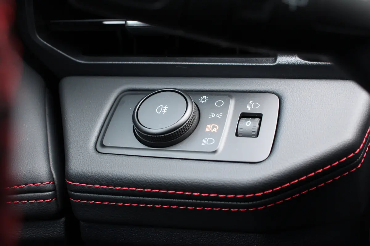 1.0EB ST-LINE | NL-AUTO! | WINTERPACK | DEMO DEAL! | DRAADLOOS APPLE CARPLAY & ANDROID AUTO | CAMERA | PARKEERSENSOREN | PERFECTE STAAT!|