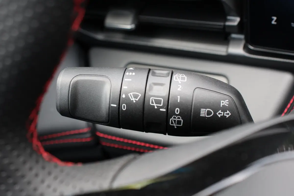 1.0EB ST-LINE | NL-AUTO! | WINTERPACK | DEMO DEAL! | DRAADLOOS APPLE CARPLAY & ANDROID AUTO | CAMERA | PARKEERSENSOREN | PERFECTE STAAT!|