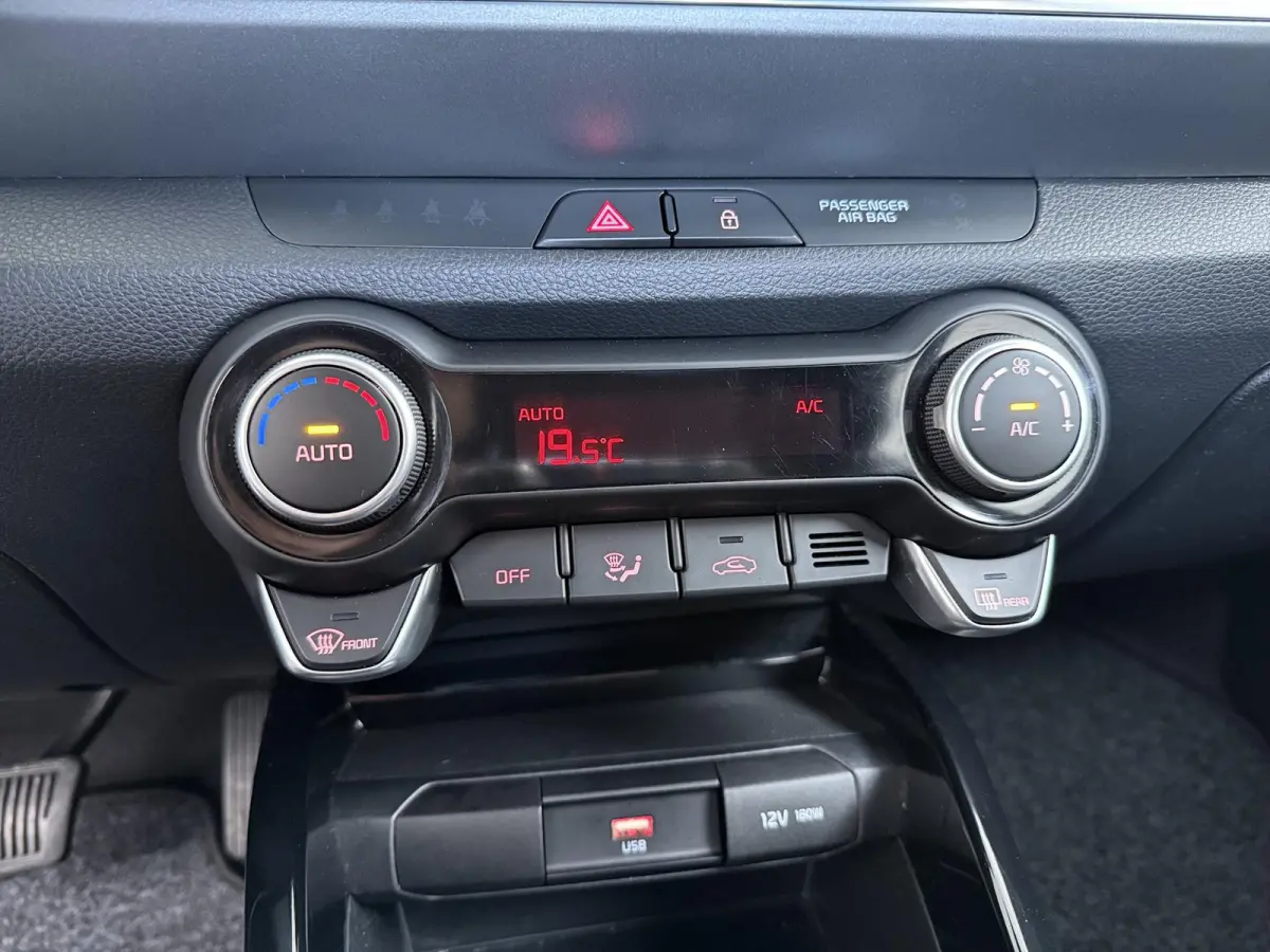 1.0 T-GDi MHEV DynamicLine | Automaat | Trekhaak | Navigatie | Lage km-stand |